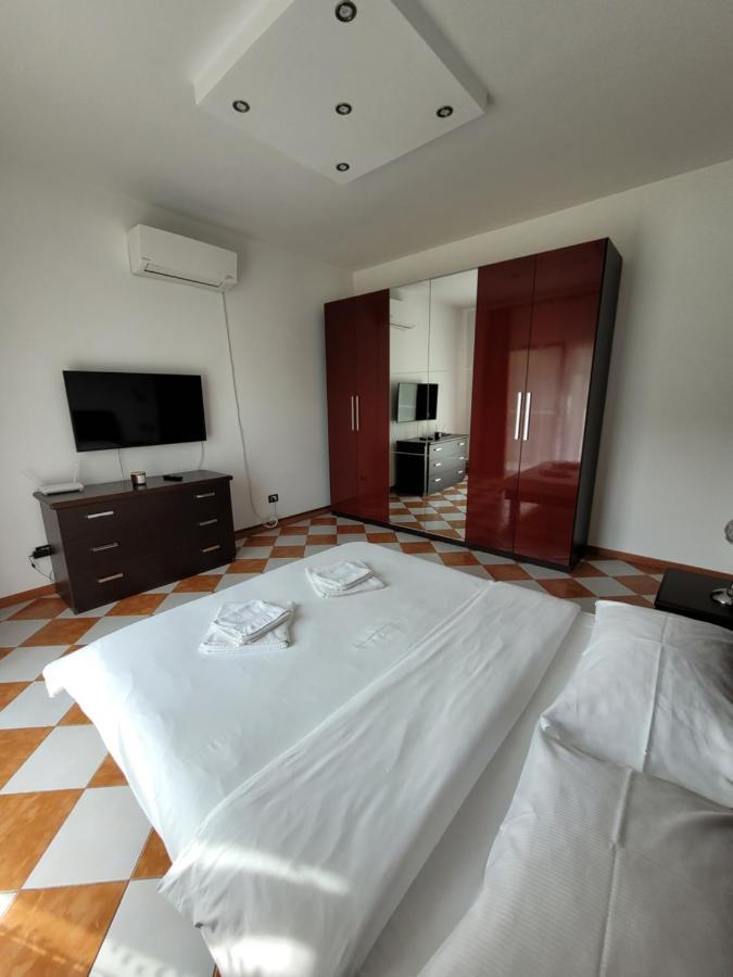 Casa Patryk Hotel Orşova Exterior foto